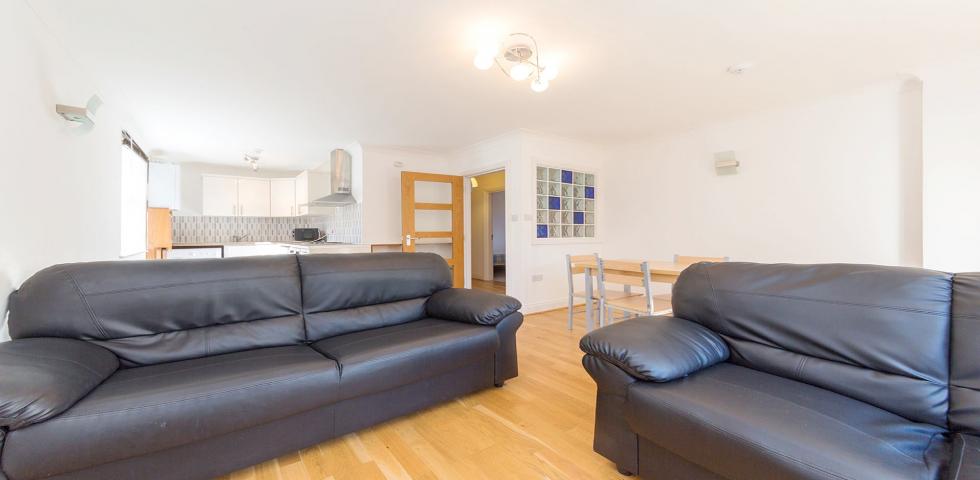 			2 Bedroom, 1 bath, 1 reception Flat			 Heathfield Park, WILLESDEN GREEN